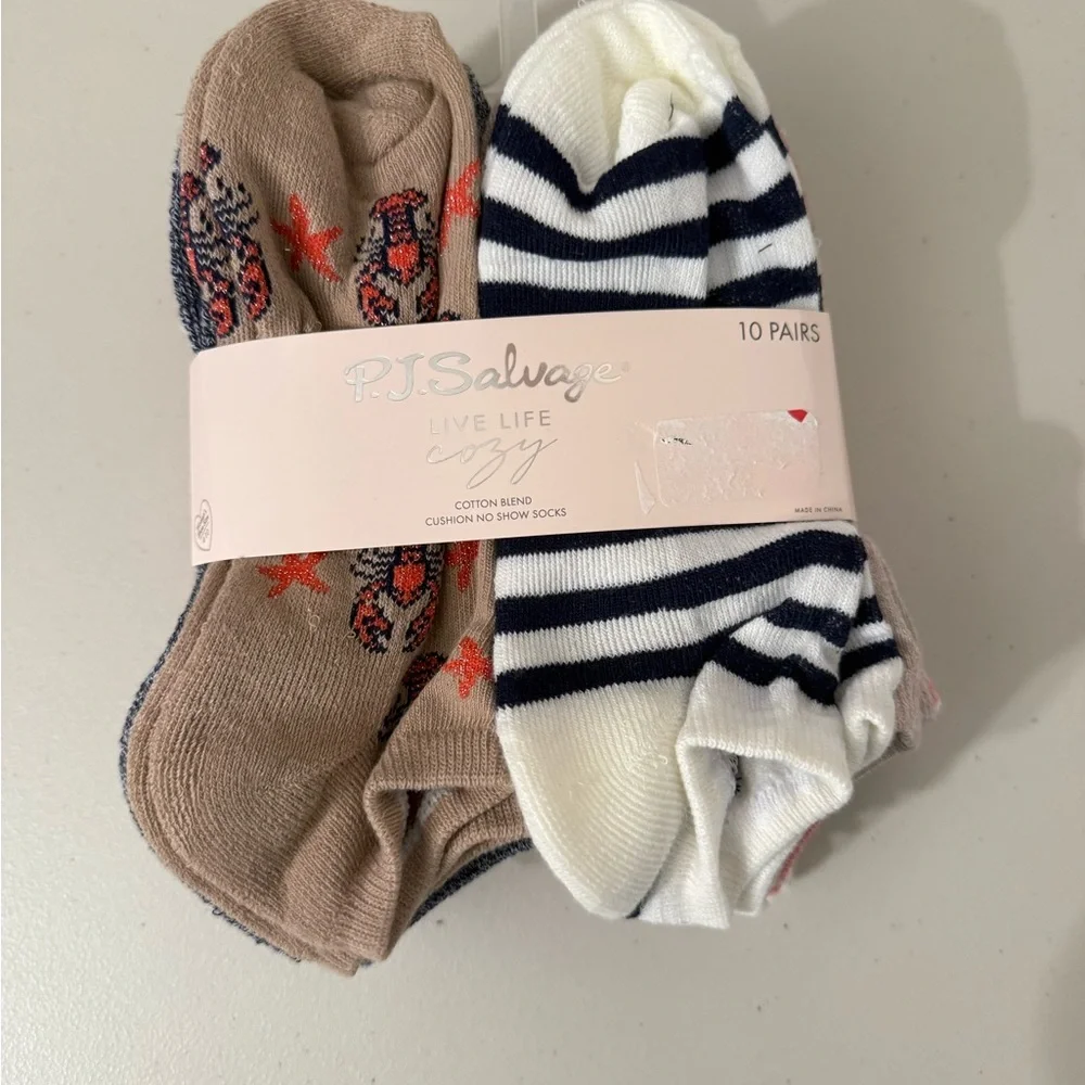 P.J. Salvage charming socks
